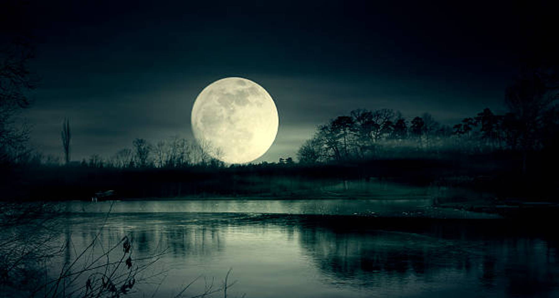 Clair De Lune to Moon River: Night Music for Strings set to candles 